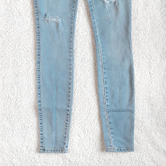 PRINCESS POLLY High Rise Distressed Lightwash Skinny Jeans Size 0 / 23 / 24 - Picture 3 of 7